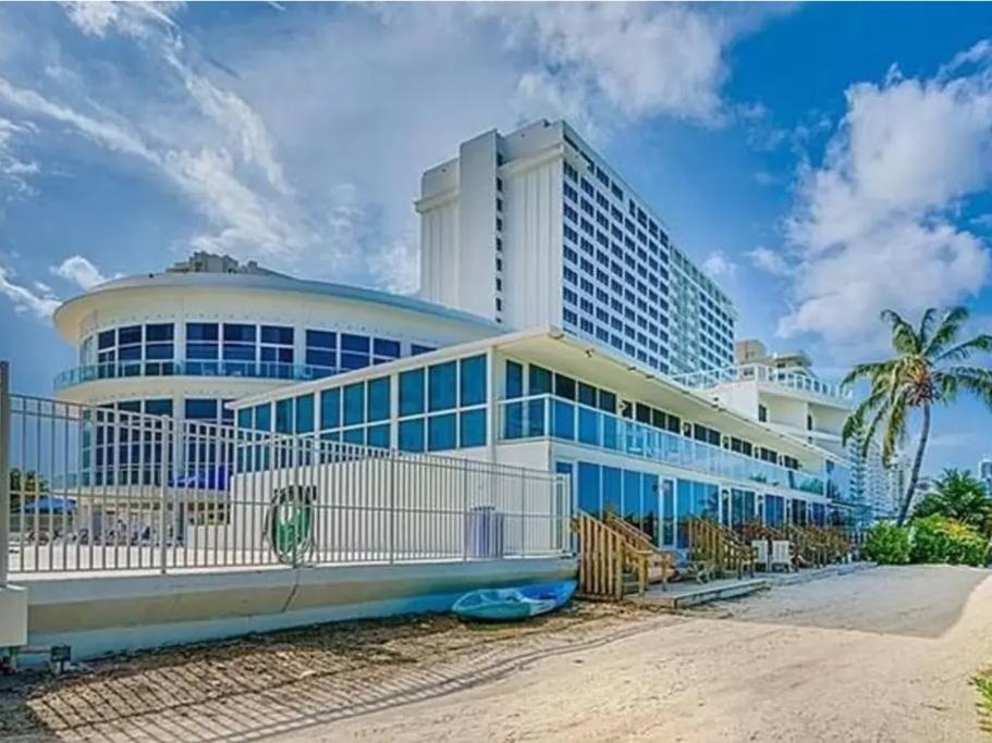 Castle Beach Club Apartments Miami Beach Exterior foto
